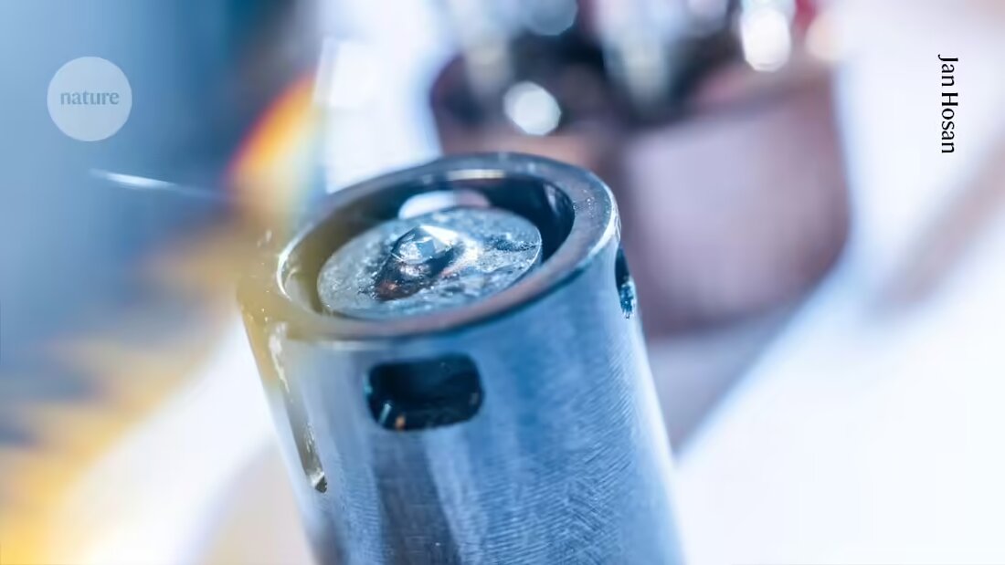 Erfahren Sie mehr über die aktuellen Kontroversen und Streitigkeiten im Bereich der Hochdruck-Supraleiter-Forschung, insbesondere über die jüngsten Untersuchungen von Mikhail Eremets und seinem Team am Max-Planck-Institut für Chemie in Mainz, Deutschland. Enthüllungen über Datenmanipulation und umstrittene Ergebnisse haben die Forschungsgemeinschaft erschüttert.